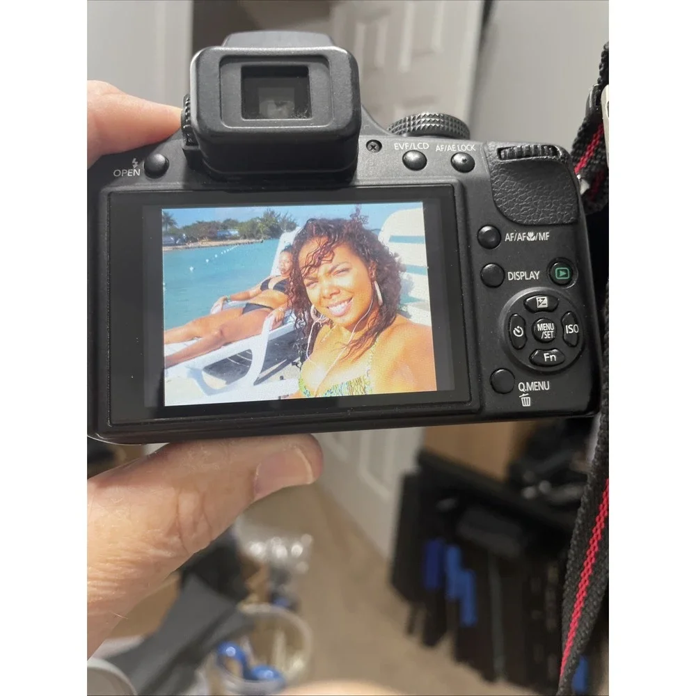 Panasonic Lumix DMC-FZ40 Digital Camera 14MP 24x Zoom+Battery+Charger+SD Card+